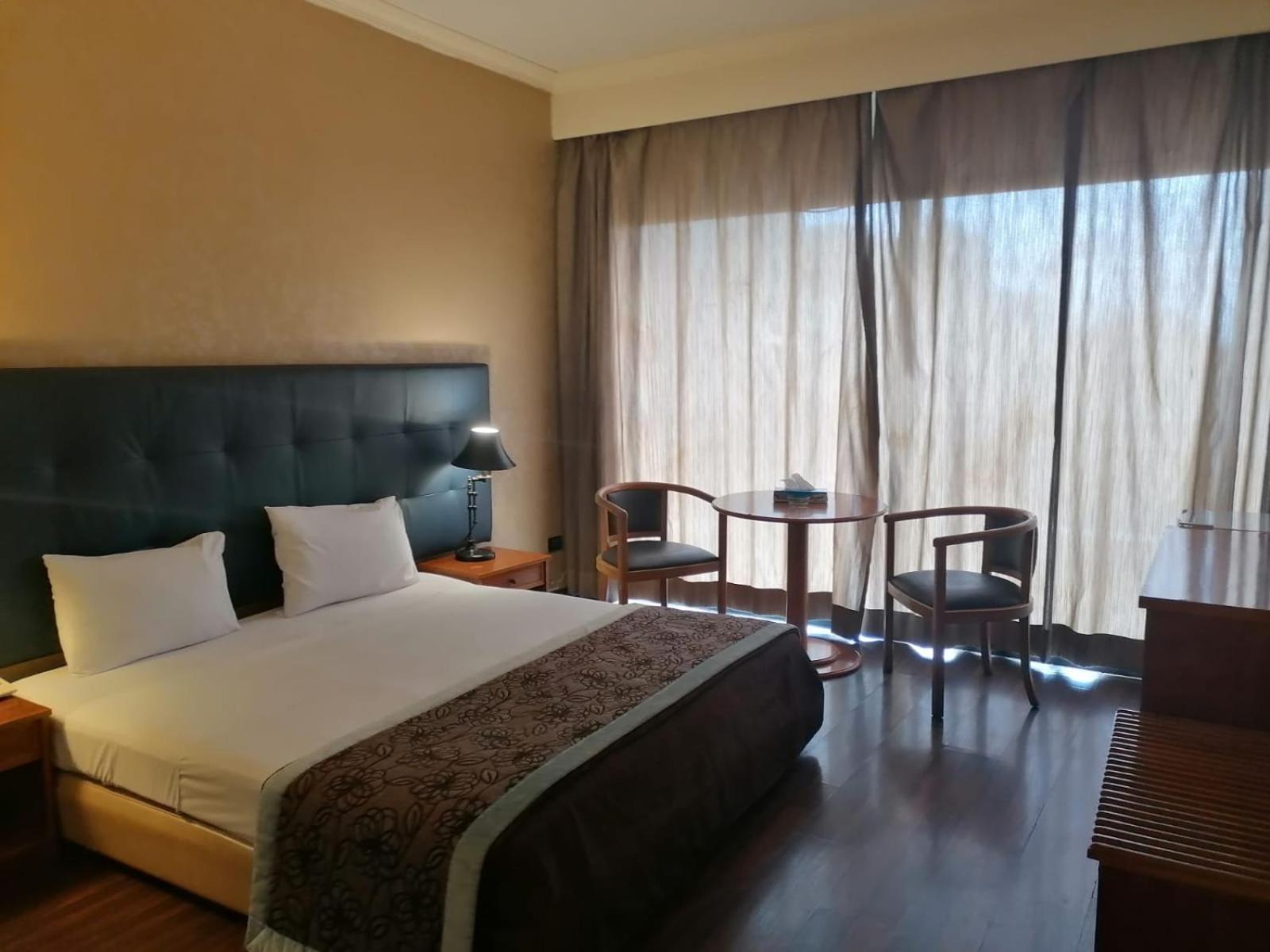 Charles Hotel Beirut Eksteriør bilde