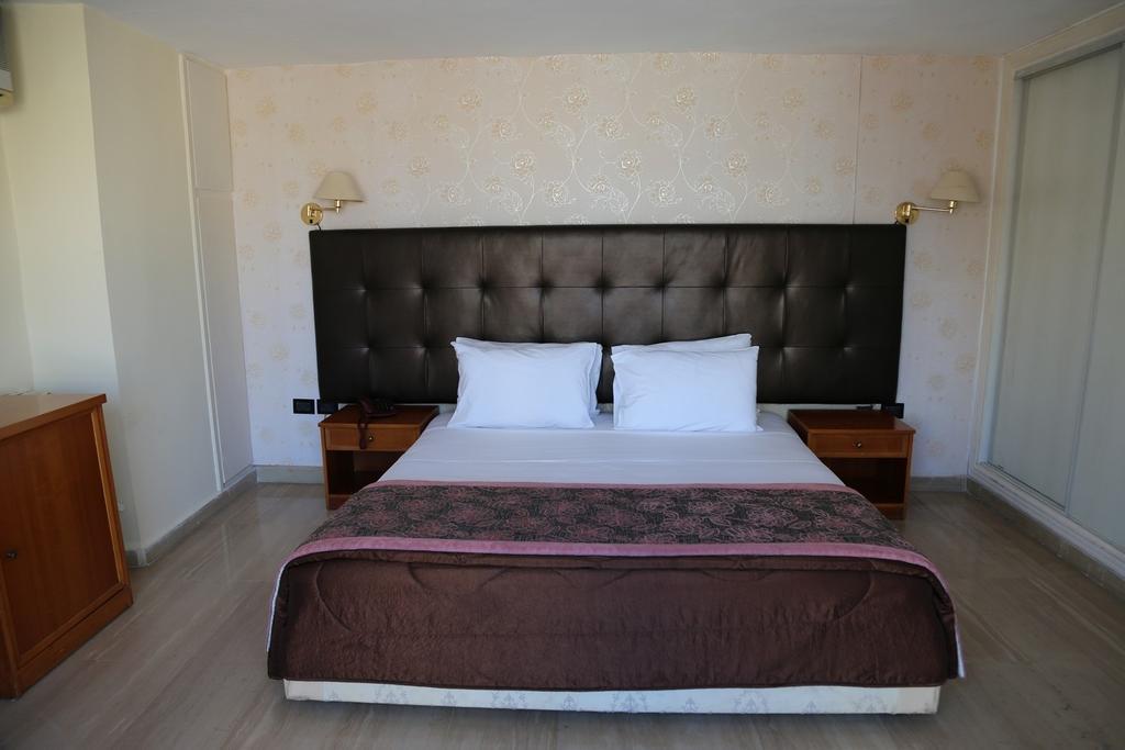 Charles Hotel Beirut Eksteriør bilde