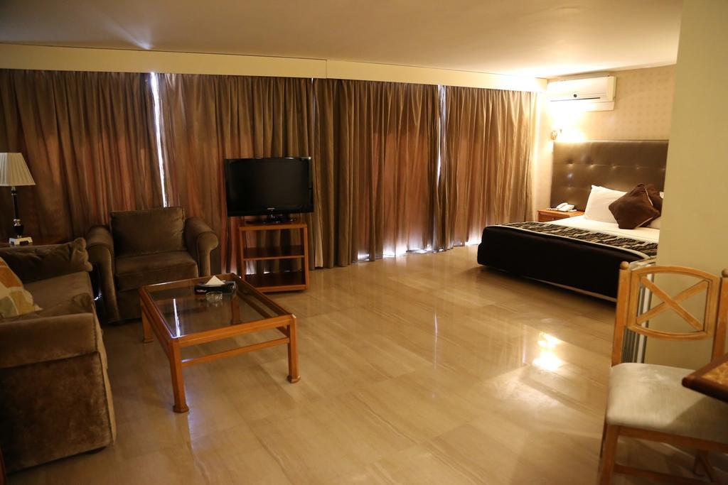 Charles Hotel Beirut Eksteriør bilde
